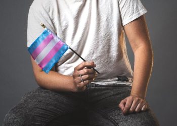 Justiça condena mulher que negou aluguel de imóvel a transexual em Ilha Solteira