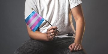 Justiça condena mulher que negou aluguel de imóvel a transexual em Ilha Solteira